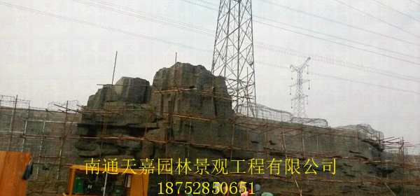 山東煙臺拉薩大街3萬平米塑石假山施工現(xiàn)場