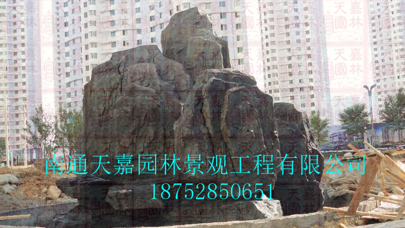 青海西寧小區(qū)景觀-塑石假山瀑布順利完工